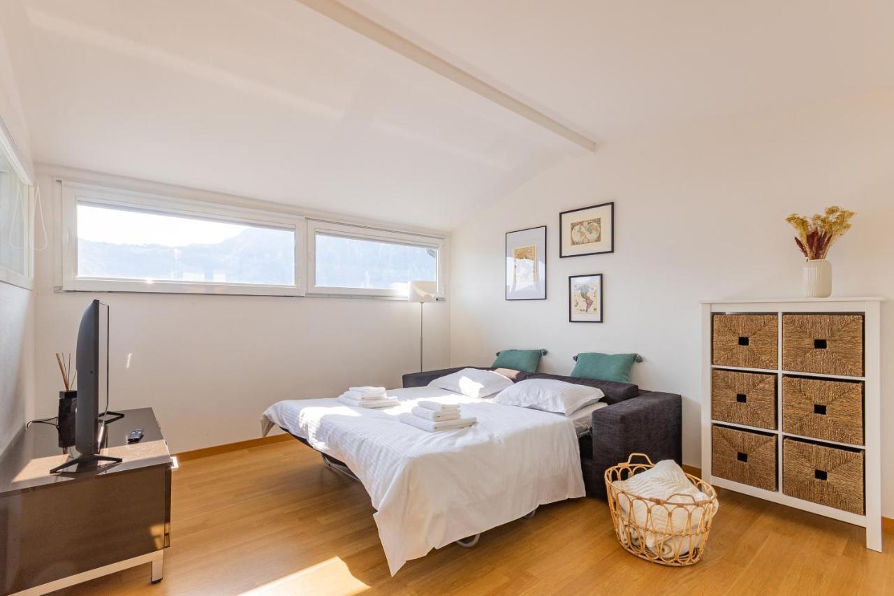 Casa Elea_ Panoramic Attic In City Center Campione dʼItalia Екстериор снимка